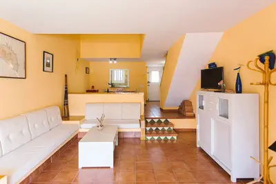 Image de Maison spacieuse et calme avec vue sur le canal