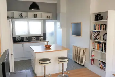 Image de Apartement espacieux, parking prive, 3min plage