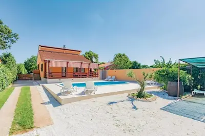 Image de Maison de vacances Ližnjan pour 1 - 8 personnes avec 3 chambres à coucher - Maison de vacances