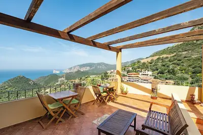 Image de Belle et nouvelle maison de vacances avec vue spectaculaire sur la mer pour les familles et les groupes