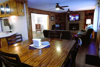 Image de Spacieux et confortable, maison et jardin près de tout