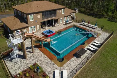 Image de Dormez jusqu'à 54 au Great Escape Parkside - 15 Br Game Themed Mansion!