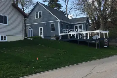 Image de Nouvellement ajouté! La maison idéale pour les familles. 2 pâtés de maisons de surf!
