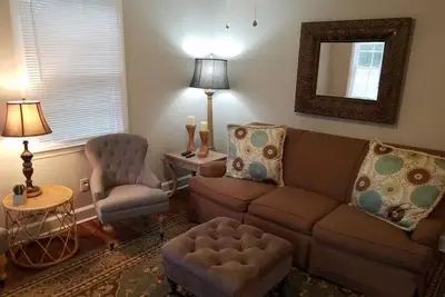 Image de Super endroit! 5 min. du centre-ville, du district médical et des maîtres