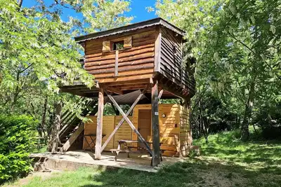 Image de Cabane perchée avec spa 4 personnes