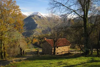 Image de Gîte de charme dans les vallées pasiegos. Une vue imprenable sur les montagnes.
