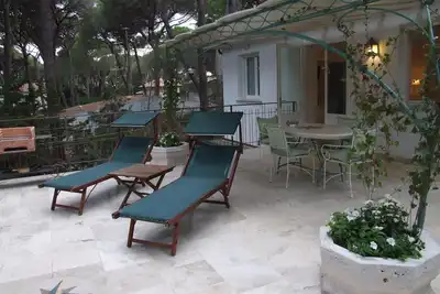 Image de Appartement avec une grande terrasse près de la mer, in Marina di Castagneto