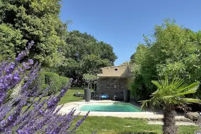 Image de gîtes tout confort dans mas de caractère situé en Drôme provençal