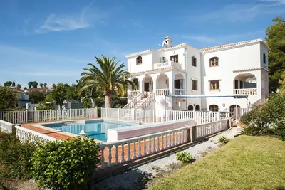 Image de Spacieuse villa familiale isolée - près de Nerja. Vue sur la mer et la montagne. Grande piscine
