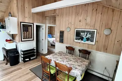 Image de Coastal Cottage Près de la plage, de la ville, de la ferme et du restaurant Right Fork Go Fish!