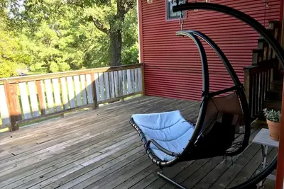 Image de Le Montgomery Barndominium Sleeps 6+
