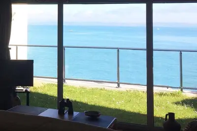 Image de Maison plein pied vue mer, 2 étoiles, avec jardin, passage piétonnier