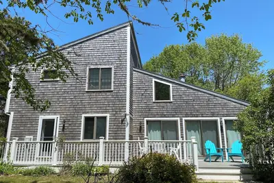 Image de South Beach Getaway en plus recherchés après Katama w / Hot Tub & climatisation