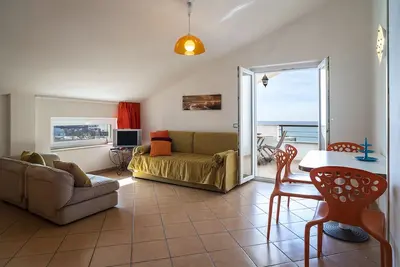 Apt Topazio - Villa Preziosa, front de mer avec terrasse