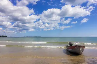 Image de Bord de l'eau: Cottage idyllique au bord de l'eau
