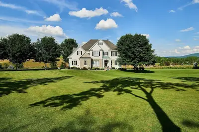 Image de Belle maison dans un cadre tranquille à quelques minutes du stade