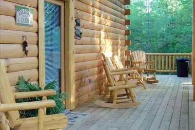 Image de «The Bear's Den», isolée, cabine haut de gamme, 3 Br, 2 Ba