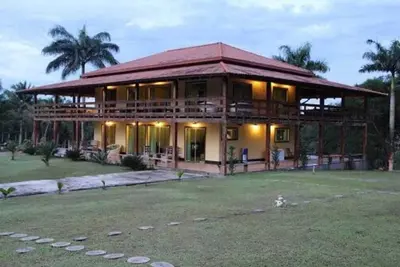 Pour ceux qui veulent se sentir dans la jungle avec un accès au Rio Negro, le plus haut standard.