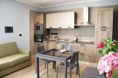Image de Appartement Cherry indépendant dans maison de vacances avec jardin et barbecue