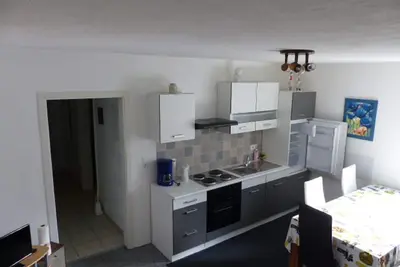 Image de Vieille maison de ville avec un jardin naturel pour bronzer - Les animaux sont gratuits!