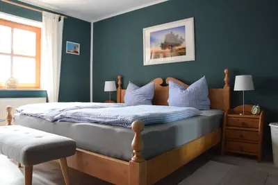 Image de Appartement entièrement équipé avec des chambres lumineuses et balcon ensoleillé