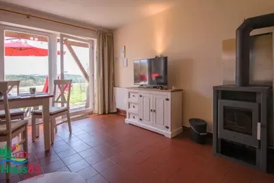 Image de Nouveau chalet confortable dans un endroit calme