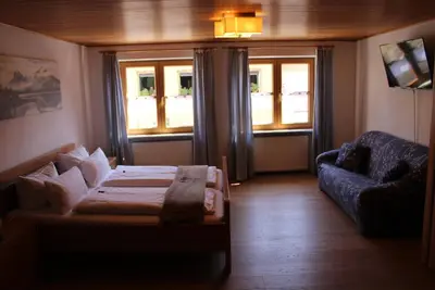 Image de Gemütliche Ferienwohnung mit 2 Schlafzimmern in Lam