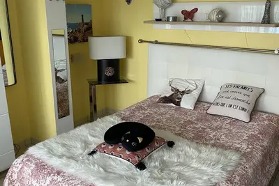 Image de Studio Idéal vacances 2 Pers. Perros Guirec Côte de Grantit Rose