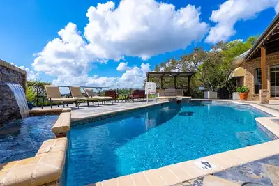 Image de Domaine Farmhouse-Chic avec Guest House disponible!