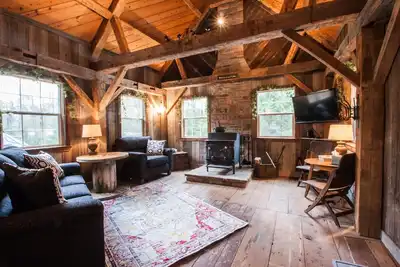 Image de Chalet situé entre Ricketts Glen et Worlds End - Emplacement de choix!