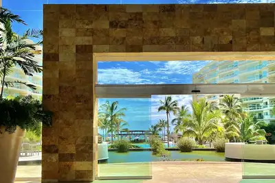 Image de Delcanto, Condo de luxe sur la plage avec vue magnifique sur l'océan