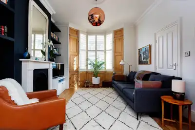 Image de Chich 3 Br dans l'est de Londres avec jardin, à 25 minutes de Soho (Veeve)