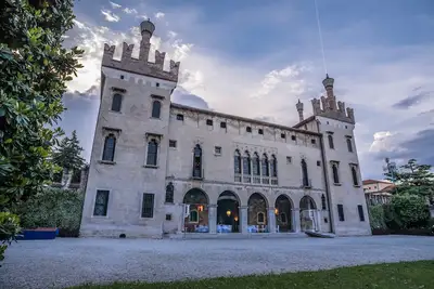 Image de Un ancien et prestigieux château