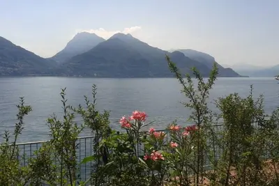 Image de Villa San Siro résidence noble typique directement sur le lac de Côme