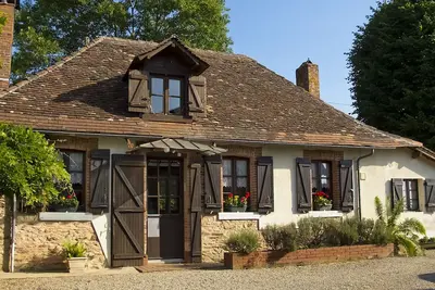 Image de Gîte du Puy Raynaud (4-6 pers. ) grand jardin, piscine chauffée et étangs