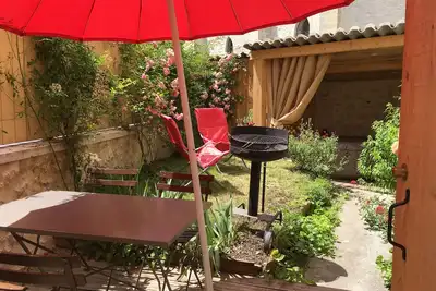 Image de Charmant gite \"Le Petit Logis\" avec jardin et jacuzzi pour 2 Ă 5personnes.