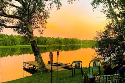 Image de Jolie cabine confortable de 2 chambres à droite sur l'eau
