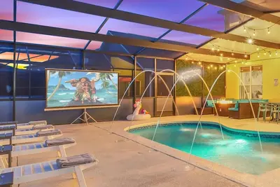 Image de Mad Men Magic Kingdom House * Piscine et spa * 10km de Disney * Chien et famille *