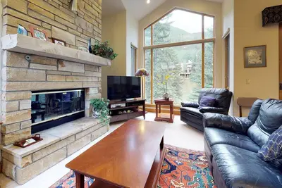 Image de Jusqu'à 40% de rabais et les commodités de l'hôtel Talisa dans ce luxueux condo de 4 chambres