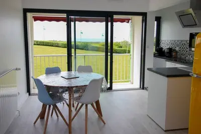 Image de Appartement vue mer à deux pas de la thalasso et du front de mer.