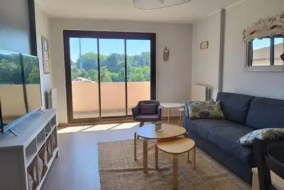 Image de Appartement Spacieux Calme Avec Parking