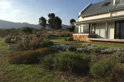 Image de Maison de campagne dans la région viticole avec accès au lac et vue de rêve