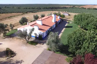 Image de Ferme rustique, 12 personnes, piscine biologique et des paysages époustouflants