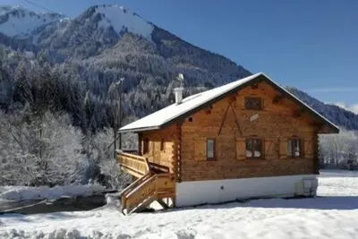 Image de Chalet L'Ecureuil: accès direct au domaine nordique