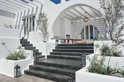 Superbe villa de 3 chambres, piscine chauffée, jacuzzi. Proche plage, commerces et tavernes