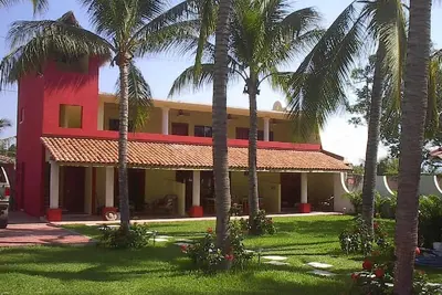 Image de Ocean Front Villa avec piscine privée et grand terrain