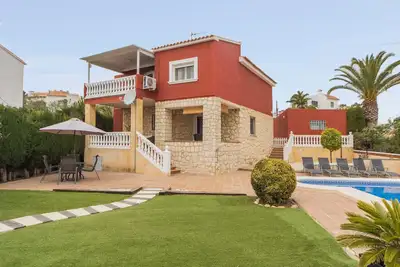 Image de Villa ou maison individuelle avec piscine privée et barbecue