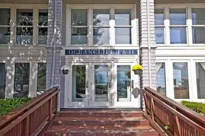 Image de Waterfront Condo Resort avec des vues spectaculaires sur la baie de Narragansett