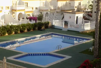 Image de Maison de ville, 2 lits, 2 salles de bain, air conditionné, wifi, piscine communale