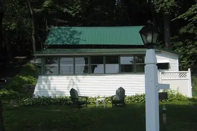 Image de Adirondack Lake Front Cottage
